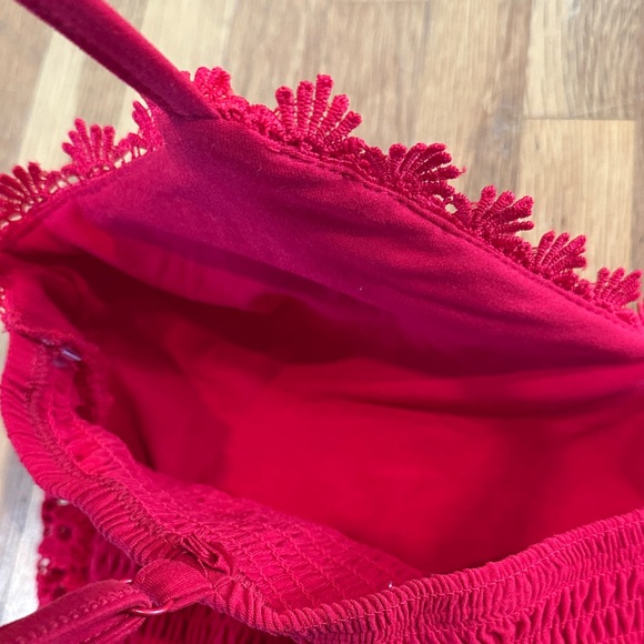 No Boundaries | Women. Red Lace Cropped Tank Top - Picture 9 of 13